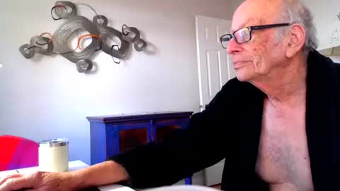 i12cuu12c2 online show from 11-18-25, 01:48