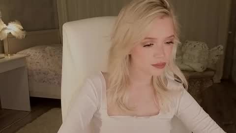 Snapshot of i__am_joss chatting on 04-24-26, 12:24 Joselle online show from 04-24-26, 12:24