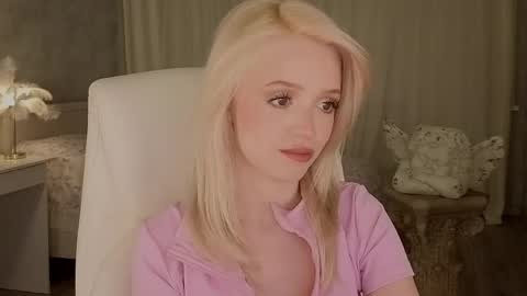 Snapshot of i__am_joss chatting on 04-24-26, 08:44 Joselle online show from 04-24-26, 08:44