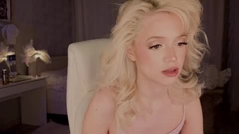 Snapshot of i__am_joss chatting on 05-11-26, 08:06 Joselle online show from 05-11-26, 08:06