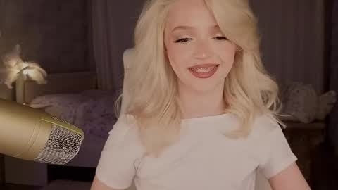 Snapshot of i__am_joss chatting on 05-12-26, 11:13 Joselle online show from 05-12-26, 11:13