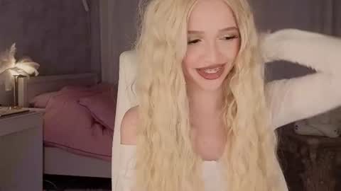 Snapshot of i__am_joss chatting on 06-17-26, 11:38 Joselle online show from 06-17-26, 11:38