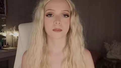 Snapshot of i__am_joss chatting on 07-19-26, 12:03 Joselle online show from 07-19-26, 12:03
