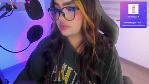 Snapshot of i_am_ari chatting on 05-12-26, 01:36 Ari online show from 05-12-26, 01:36