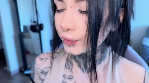 Snapshot of i_died_again chatting on 06-05-26, 09:04 Asya online show from 06-05-26, 09:04