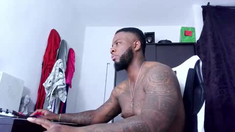 Mr H Independent model online show from 12-19-25, 03:35