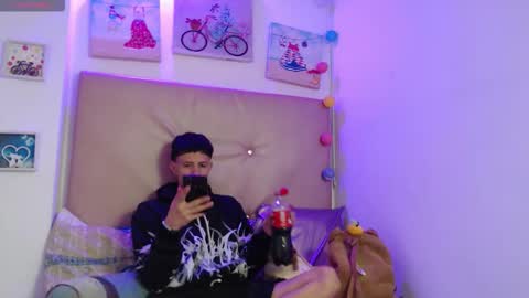 iam_lukas__ online show from 12-23-25, 03:26