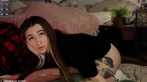 Snapshot of iam_meg chatting on 12-20-24, 01:47 Meg  online show from 12-20-24, 01:47