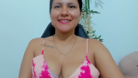 Snapshot of iamevaaa chatting on 12-01-24, 04:29 Eva online show from 12-01-24, 04:29
