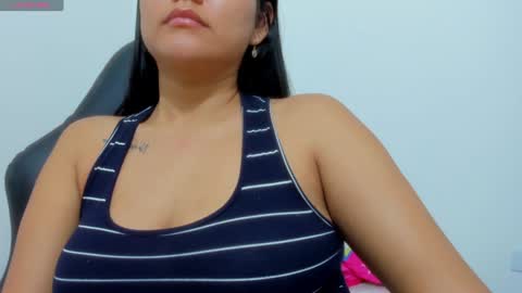 Snapshot of iamevaaa chatting on 01-20-25, 12:04 Eva online show from 01-20-25, 12:04