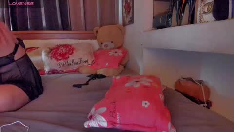 Snapshot of iamjazzmine chatting on 03-01-25, 05:42 Miss Jazzmine online show from 03-01-25, 05:42