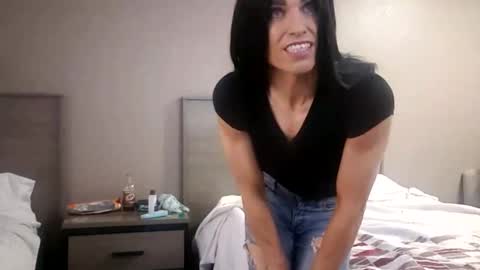 Snapshot of iamjoshuaedward chatting on 01-06-25, 12:16 Joslynn online show from 01-06-25, 12:16