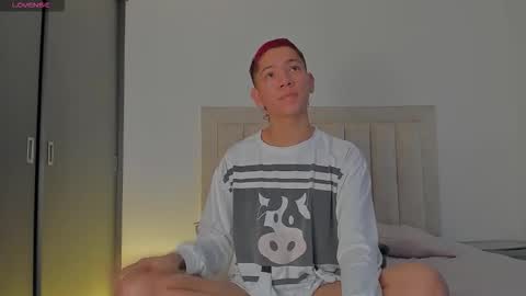 Juliiiiian online show from 12-05-25, 12:25