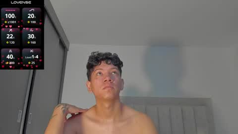 Snapshot of iamjulian_ chatting on 06-09-26, 11:11 Juliiiiian online show from 06-09-26, 11:11