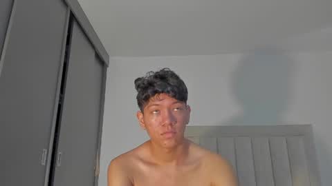Snapshot of iamjulian_ chatting on 07-05-26, 11:17 Juliiiiian online show from 07-05-26, 11:17