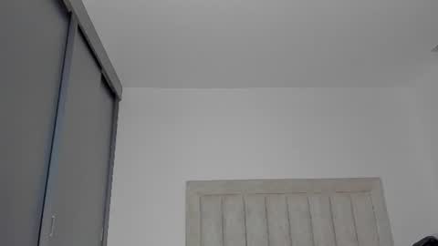 Snapshot of iamjulian_ chatting on 07-17-26, 11:06 Juliiiiian online show from 07-17-26, 11:06
