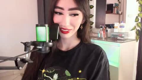 Mel  online show from 11-05-25, 05:07