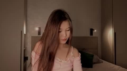 iamyuki_ online show from 10-20-25, 07:47