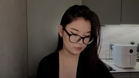 iamyuki_ online show from 12-21-25, 10:22