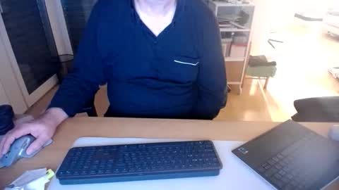 iandy12 online show from 11-03-25, 10:32