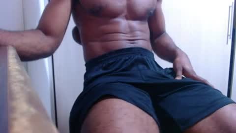 Snapshot of ianrashatxxx chatting on 07-23-26, 01:52 Ian Rashad online show from 07-23-26, 01:52