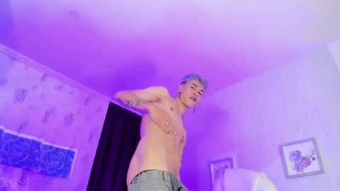 Snapshot of ianwayne_ chatting on 02-25-25, 09:35 Andrew online show from 02-25-25, 09:35