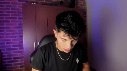 Snapshot of ianwayne_ chatting on 11-24-25, 07:57 Andrew online show from 11-24-25, 07:57