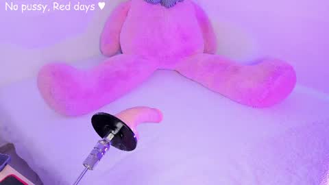 Snapshot of ibbiebennett_1 chatting on 07-14-26, 03:33 Ibbie Bennett online show from 07-14-26, 03:33