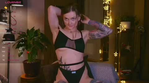 Snapshot of ice_ba_by chatting on 06-04-26, 10:27 Milena online show from 06-04-26, 10:27