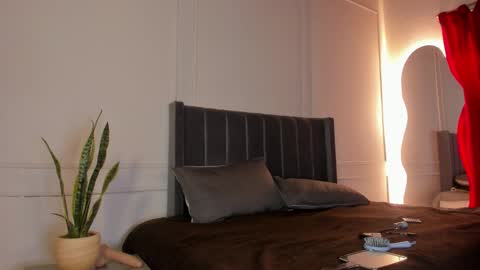 Crystall online show from 09-25-25, 06:39