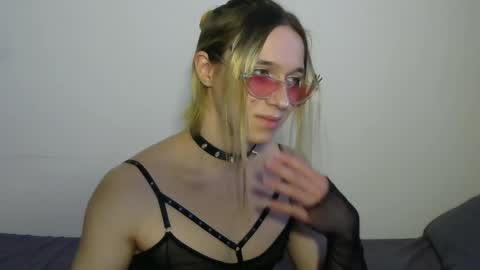 Jade online show from 03-25-26, 03:18