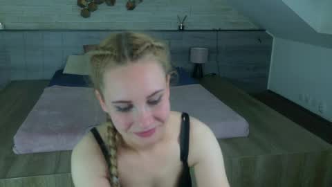 Ice Blue online show from 05-19-26, 08:04