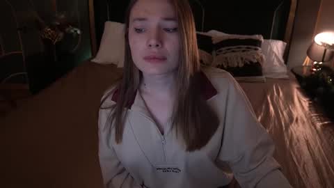 Danielle online show from 12-22-25, 01:41