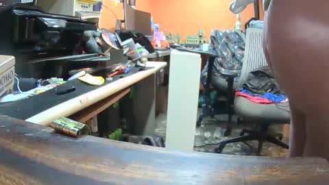 iceman00074 online show from 03-08-25, 08:33