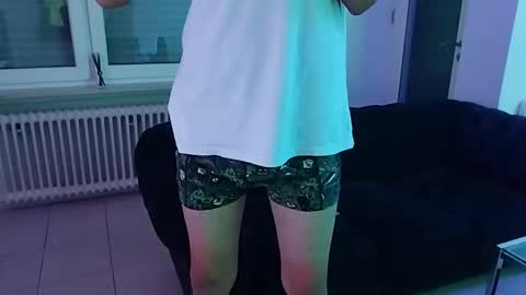 Snapshot of icheinfachich13 chatting on 09-18-25, 01:18 icheinfachich13 online show from 09-18-25, 01:18