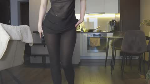 Snapshot of ifyouleave chatting on 02-12-25, 03:27 Belle online show from 02-12-25, 03:27