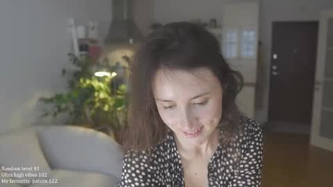 Snapshot of ifyouleave chatting on 09-15-25, 11:10 Belle online show from 09-15-25, 11:10