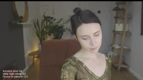 Snapshot of ifyouleave chatting on 10-27-25, 12:31 Belle online show from 10-27-25, 12:31