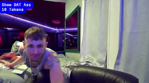 Snapshot of igetherwetter chatting on 12-17-24, 05:18 Amiri Roue online show from 12-17-24, 05:18