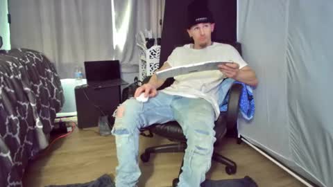 Snapshot of igetherwetter chatting on 02-16-25, 04:32 Amiri Roue online show from 02-16-25, 04:32