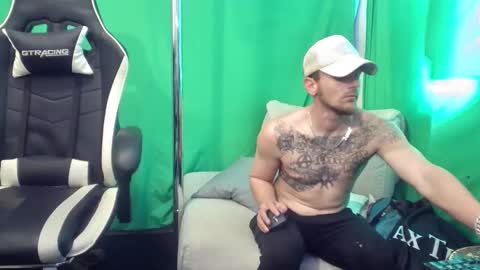 Snapshot of igetherwetter chatting on 11-18-25, 02:54 Amiri Roue online show from 11-18-25, 02:54