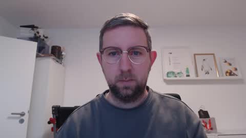 Snapshot of iggi2707 chatting on 12-19-24, 08:23 ner d online show from 12-19-24, 08:23