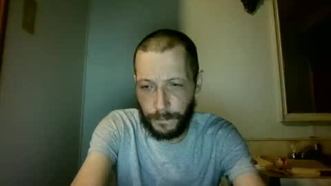 Snapshot of iggy617 chatting on 06-12-26, 05:06 iggy617 online show from 06-12-26, 05:06