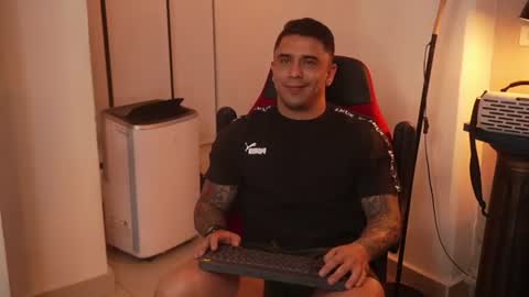 Snapshot of igor_scott chatting on 07-04-26, 12:39 Igor scott online show from 07-04-26, 12:39