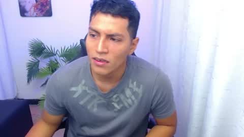 Snapshot of iiker_18 chatting on 07-14-26, 01:17 Iker online show from 07-14-26, 01:17