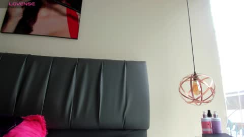 Snapshot of iisabella_noa chatting on 05-06-26, 12:21 Isabella online show from 05-06-26, 12:21