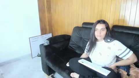 Snapshot of iko_deli chatting on 03-10-25, 03:45 valentina online show from 03-10-25, 03:45