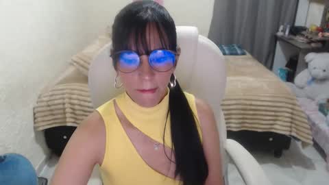 Ilaira  online show from 04-17-26, 11:57