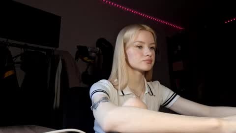 ShyLuna online show from 02-07-26, 06:17