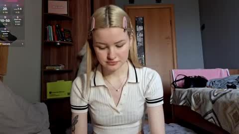 ShyLuna online show from 04-05-26, 07:16